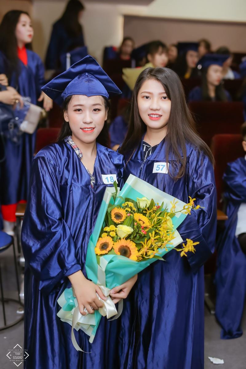Aó tốt nghiệp trung học phổ thông 16